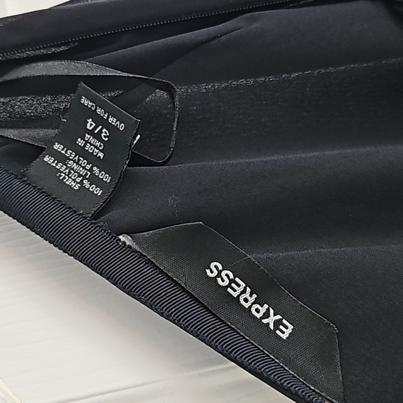 Express Frill Skirt - Picture 8 of 8